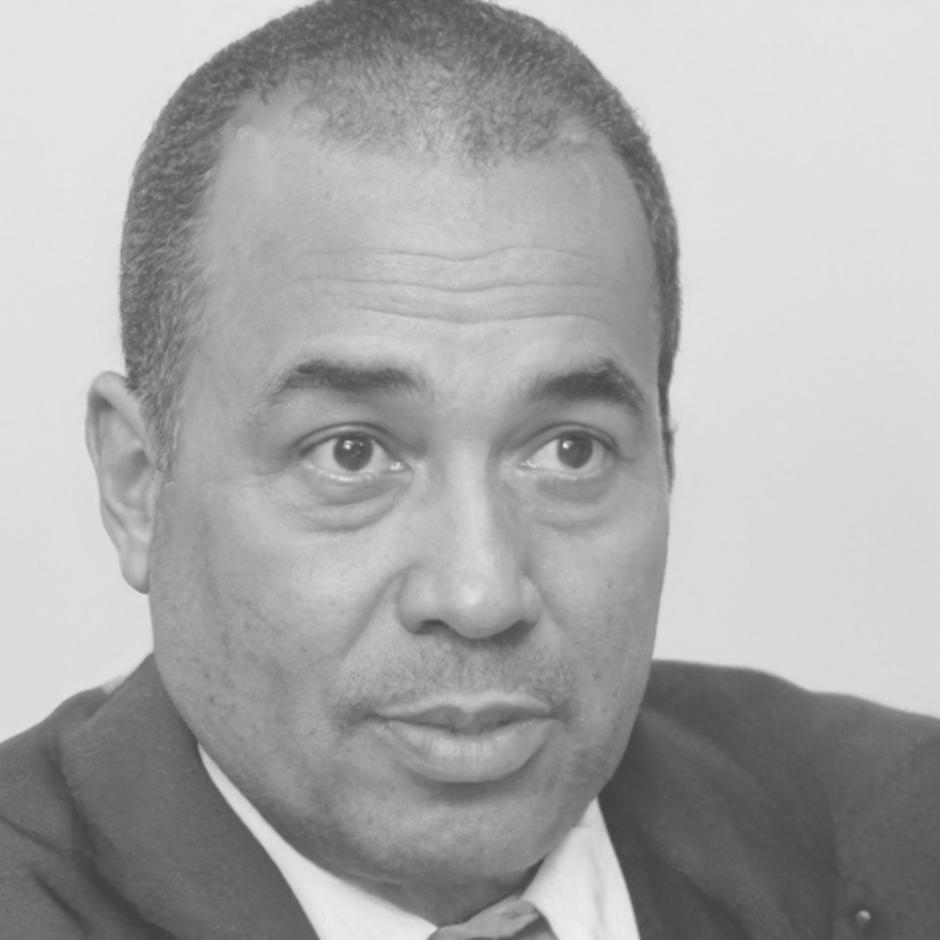 Retrato profesional de Ignacio Vega