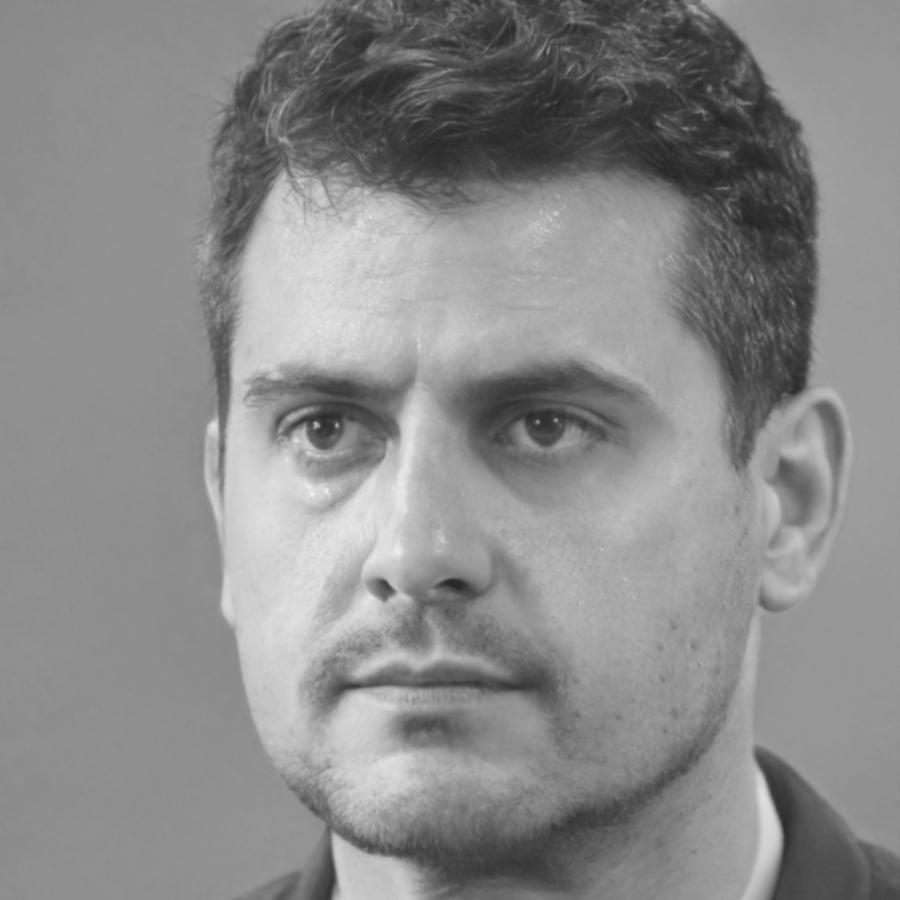 Retrato profesional de Rafael Herrera